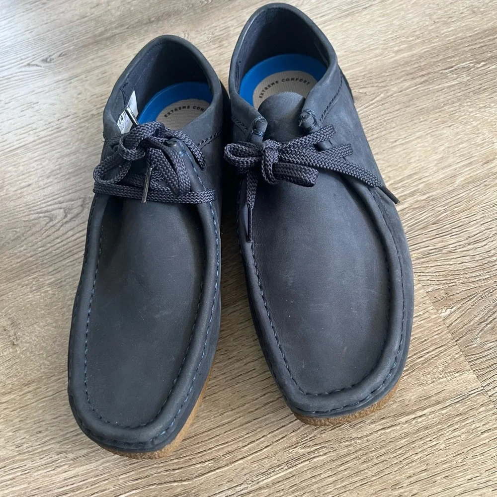 Clarks preowned condición